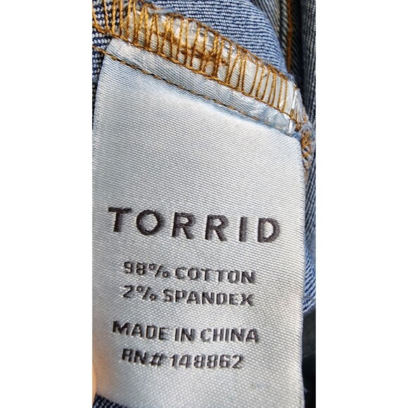 Torrid Denim Jacket Size 2/2X Pockets Button Front - Picture 7 of 8